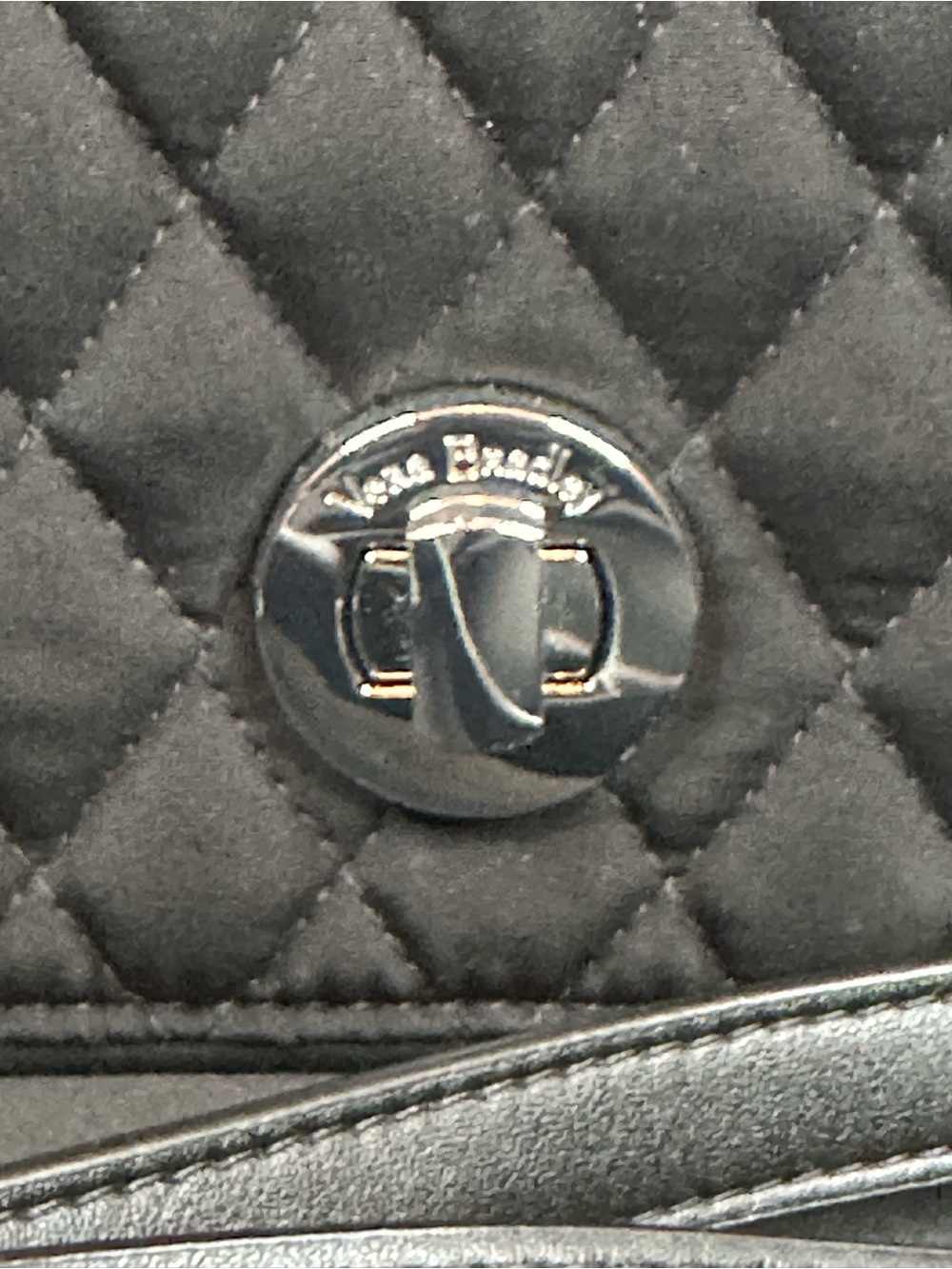 Vera Bradley Black Quilted Crossbody Bag with Logo Medallion, NWT, 9x6ins - Picture 2 of 8